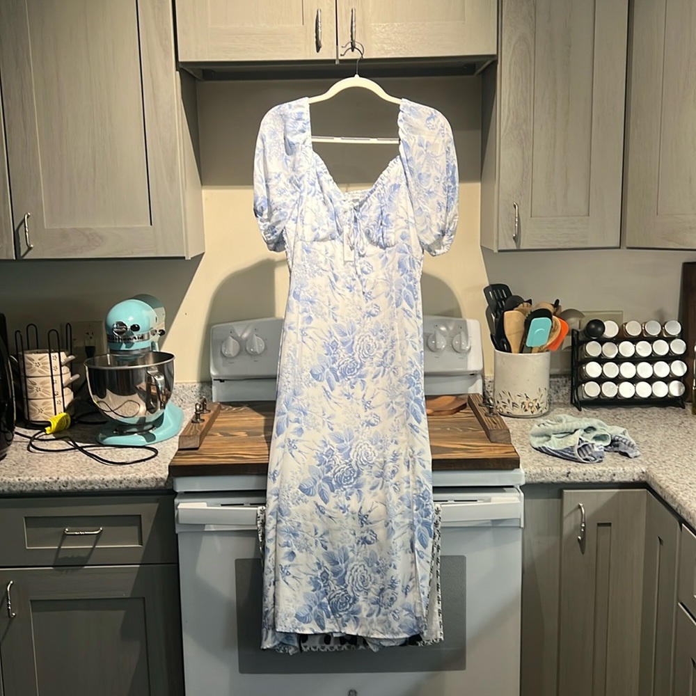 Midi blue and white dress